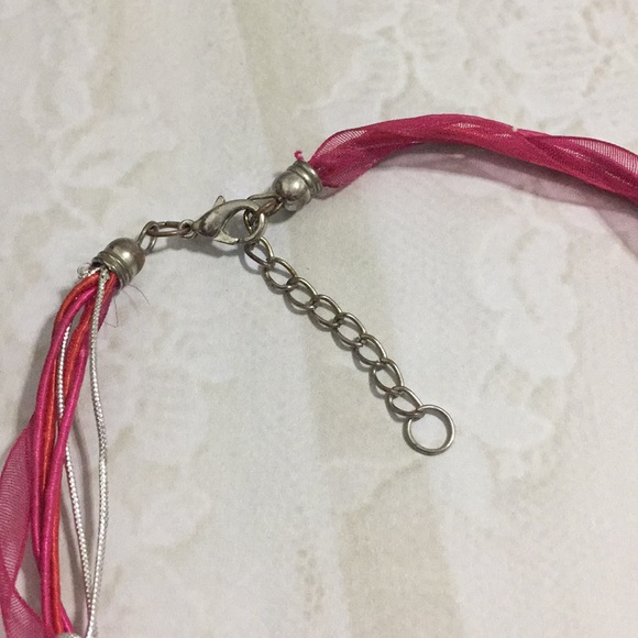 Crackle glass ribbon necklace - Picture 3 of 6